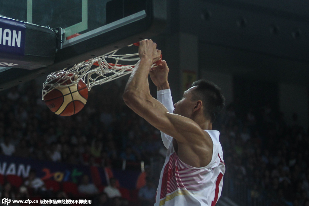 上海久事训练开放日，赛后调整名单引欢呼，NBA常规赛在即，更衣室氛围转暖